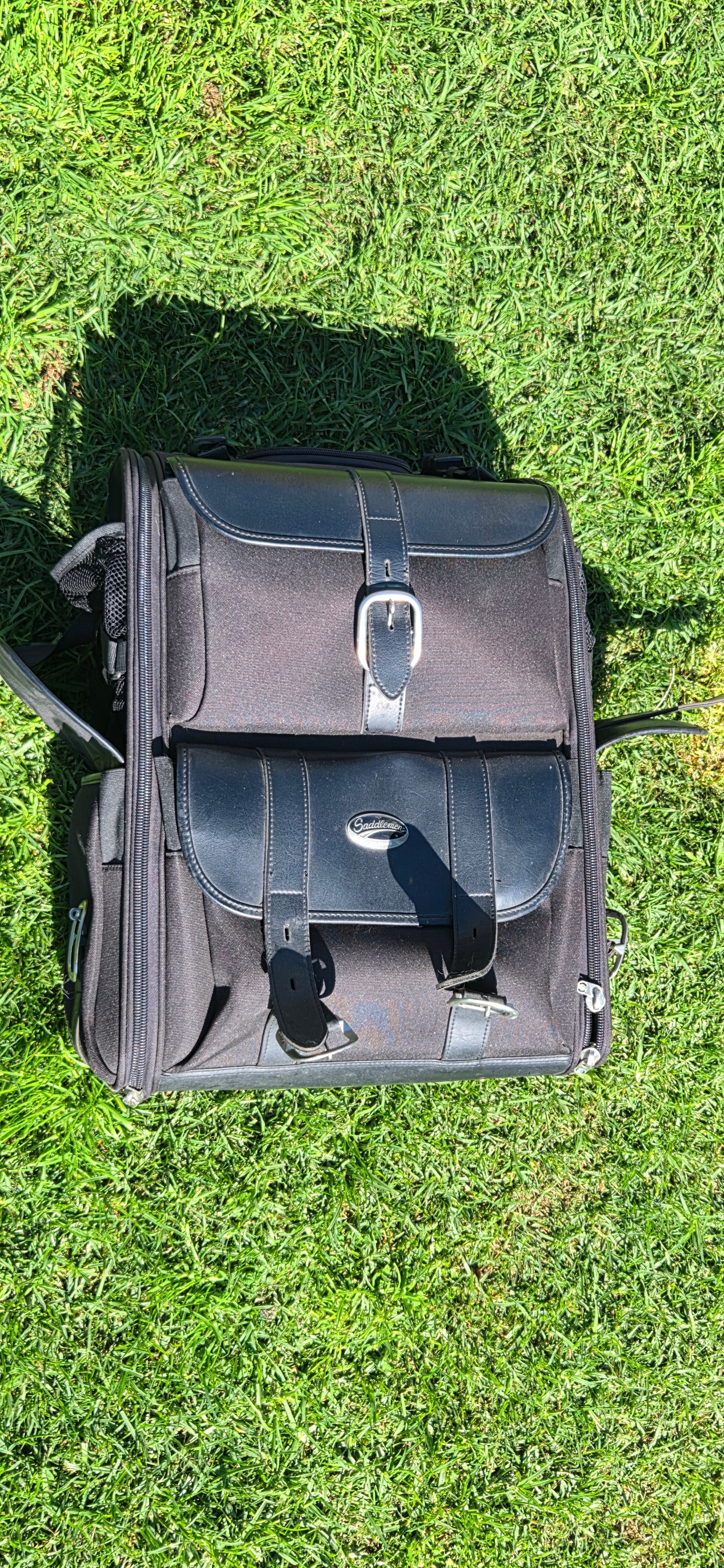 Saddlemen sissy bar touring bag - expandable, rain cover included