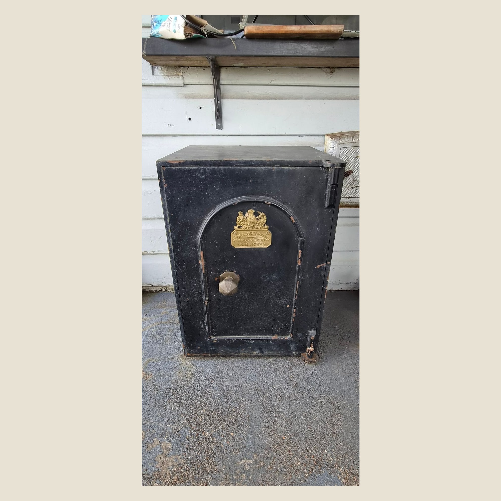 Antique John & Joseph Taunton, Birmingham cast iron safe, Victorian era